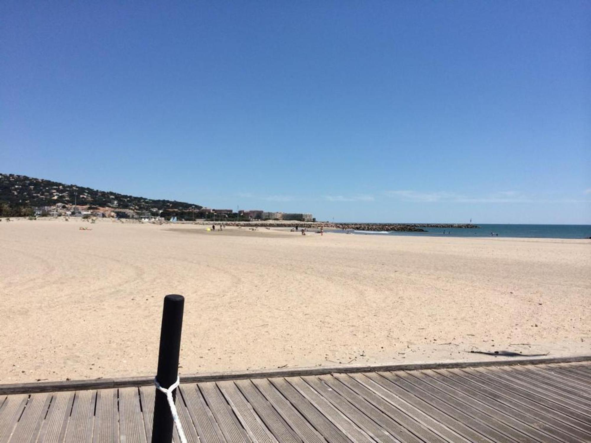 Appartement 2 Pieces Avec Terrasse 25M² Et Parking A 50M De La Plage - Fr-1-338-114 塞特港 外观 照片